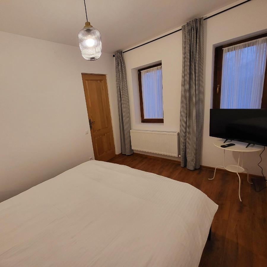 Appartamento Old Town Apartament Targoviste Esterno foto