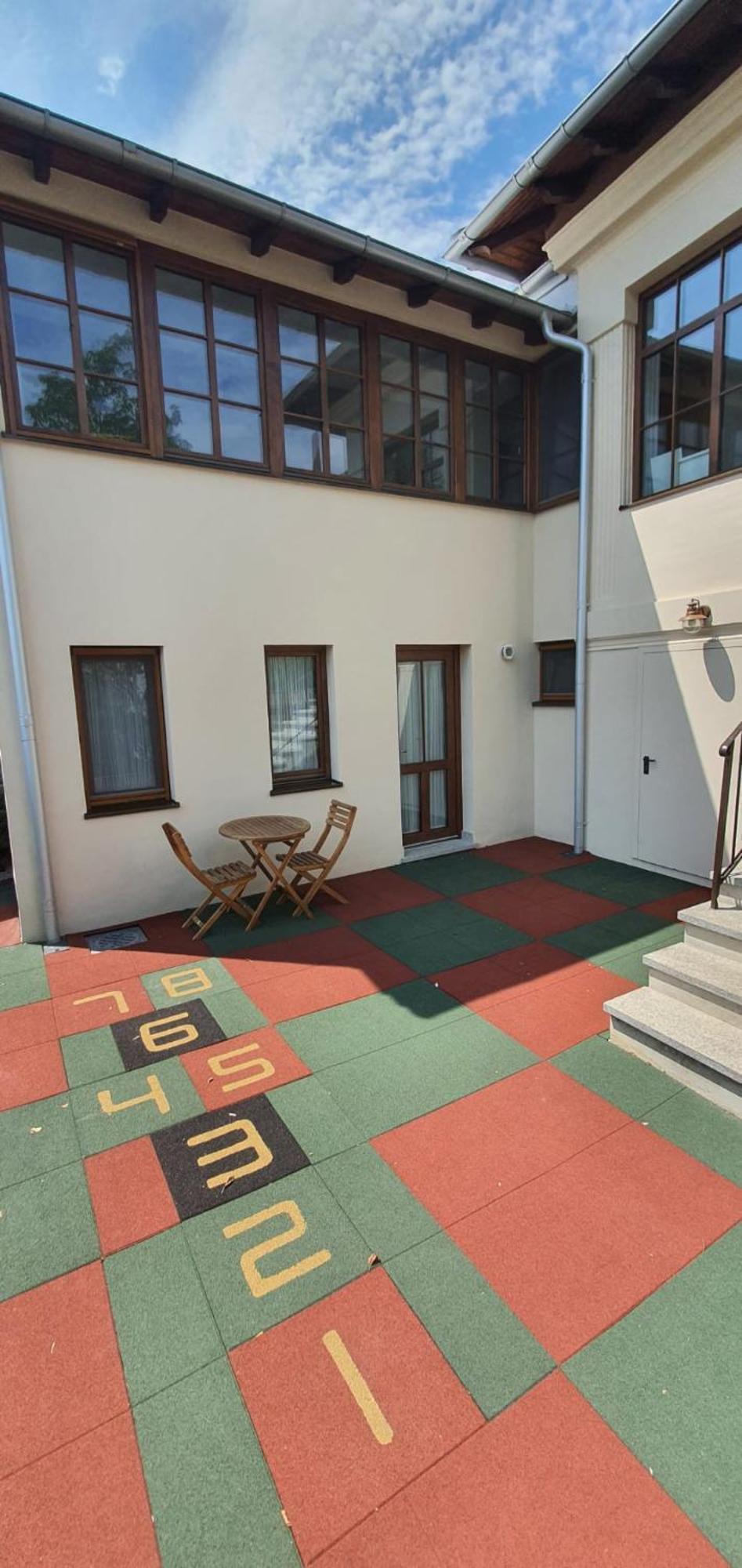 Appartamento Old Town Apartament Targoviste Esterno foto