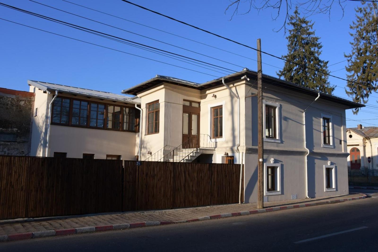 Appartamento Old Town Apartament Targoviste Esterno foto
