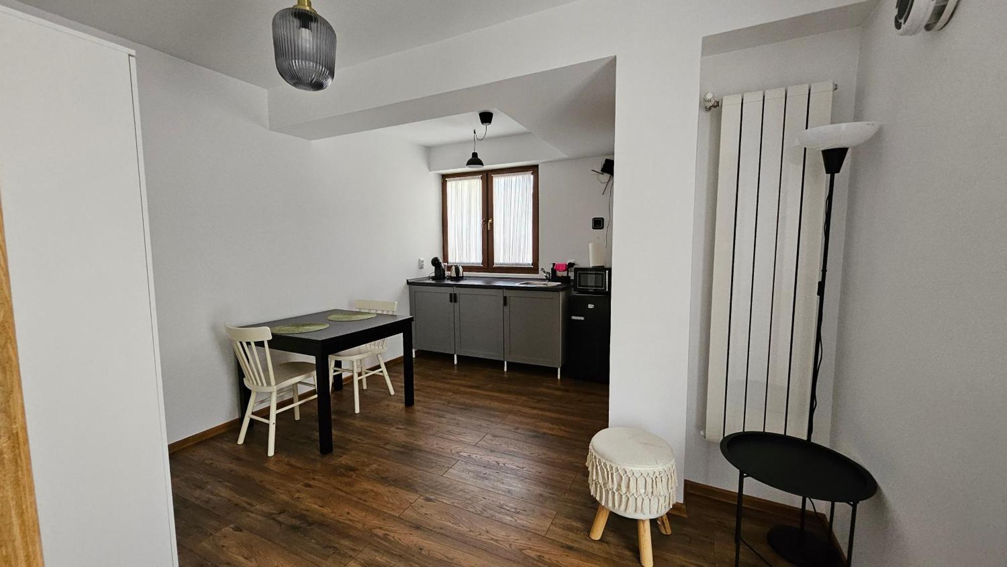 Appartamento Old Town Apartament Targoviste Esterno foto