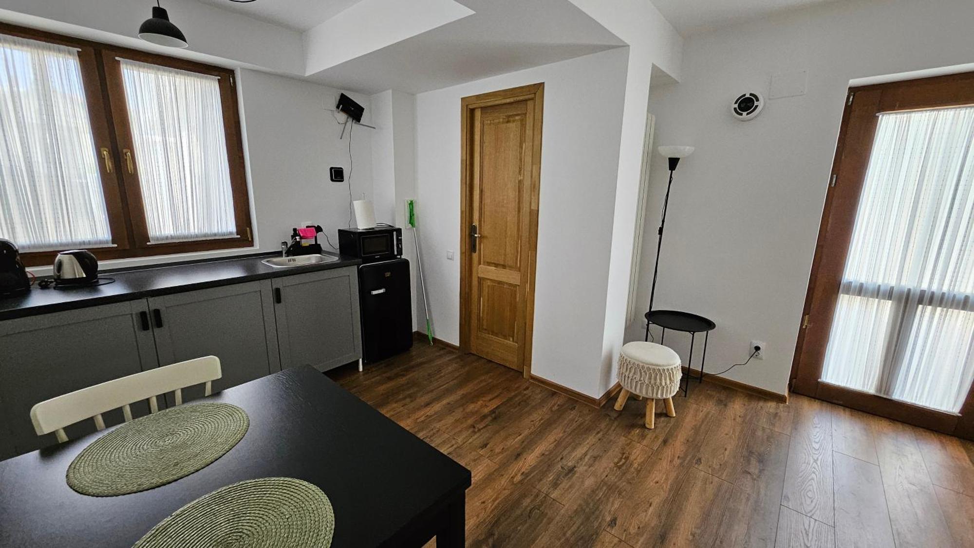 Appartamento Old Town Apartament Targoviste Esterno foto